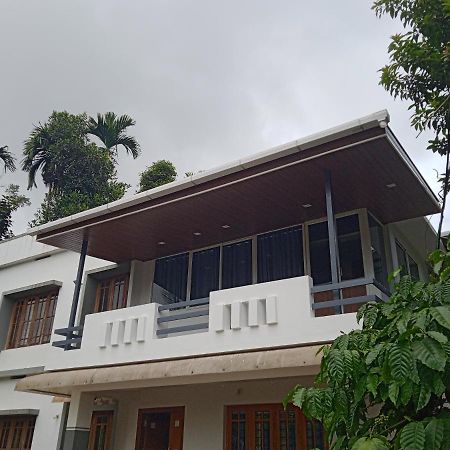 Meppādi High Shine Homestay מראה חיצוני תמונה
